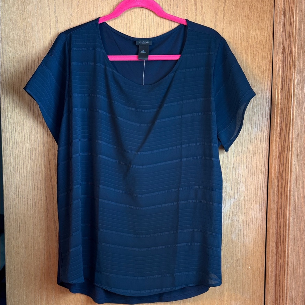 NWT Ann Taylor Factory Elegant Navy Short Sleeve Top Size XL true Navy